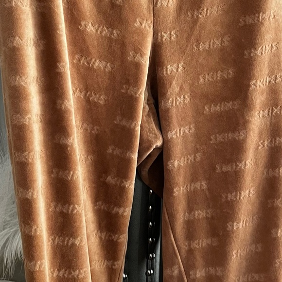 NWOT- SKIMS VELOUR TRACK SUIT - Picture 3 of 8